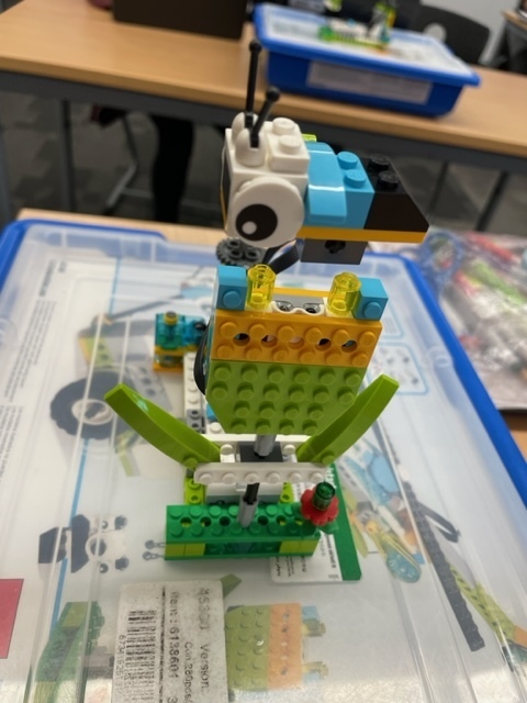 Lego Bee & Flower